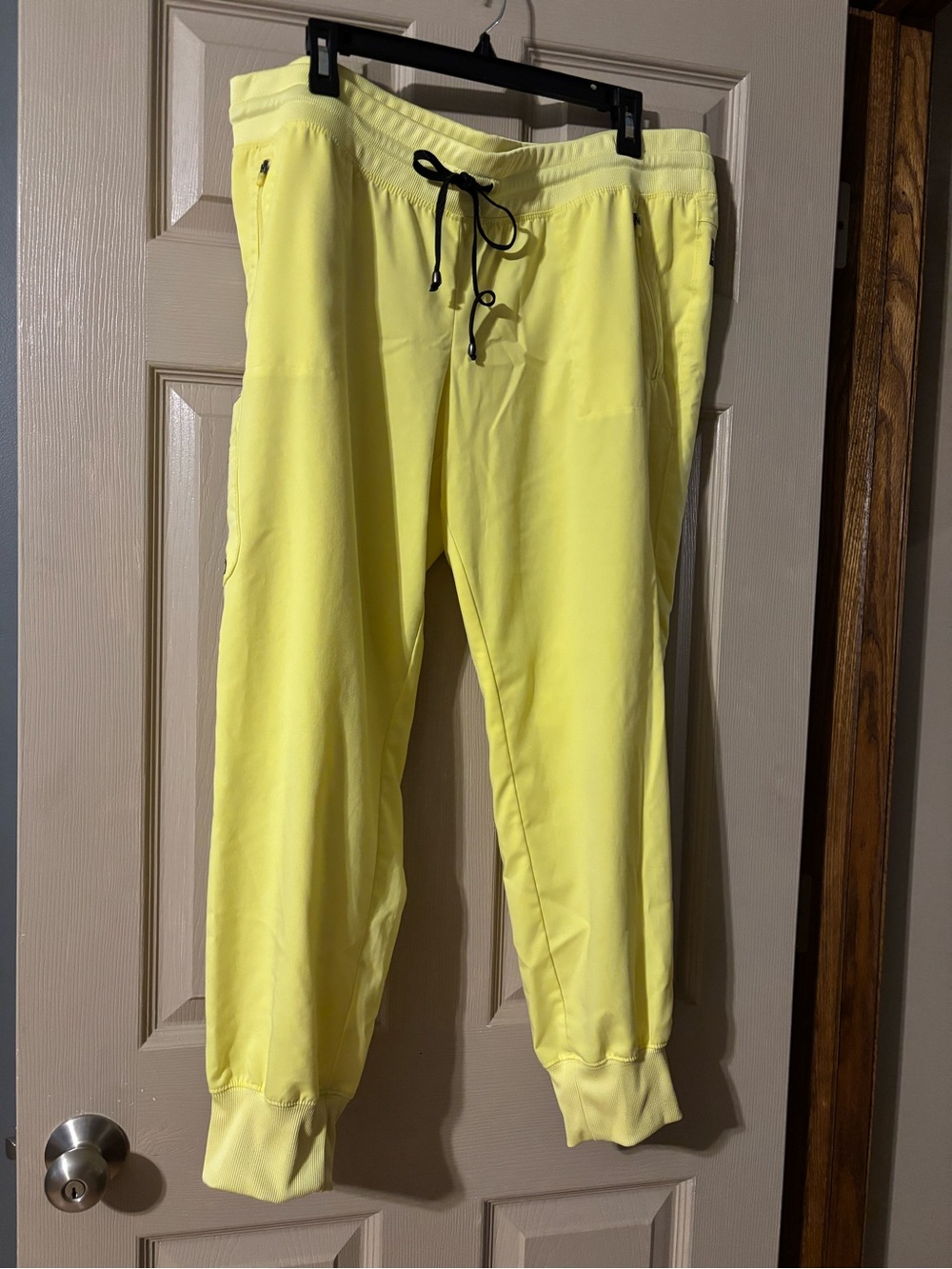 Grey’s Anatomy bright yellow women’s scrubs XLP